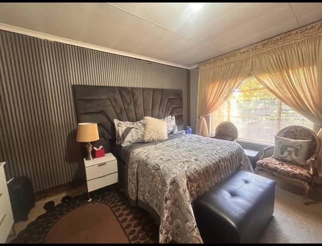 3 BEDROOM TOWNHOUSE FOR SALE IN MEYERVILLE